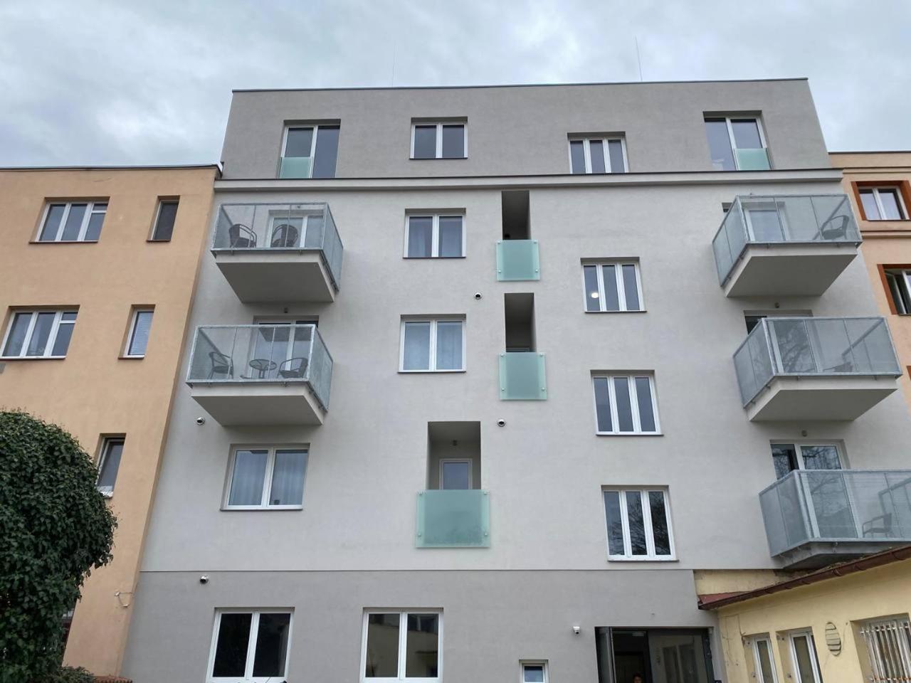 Perla Hradce 101 Lägenhet Hradec Králové Exteriör bild