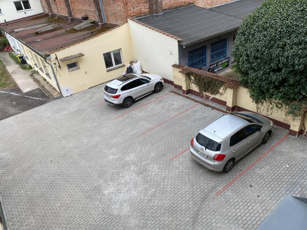 Perla Hradce 101 Lägenhet Hradec Králové Exteriör bild